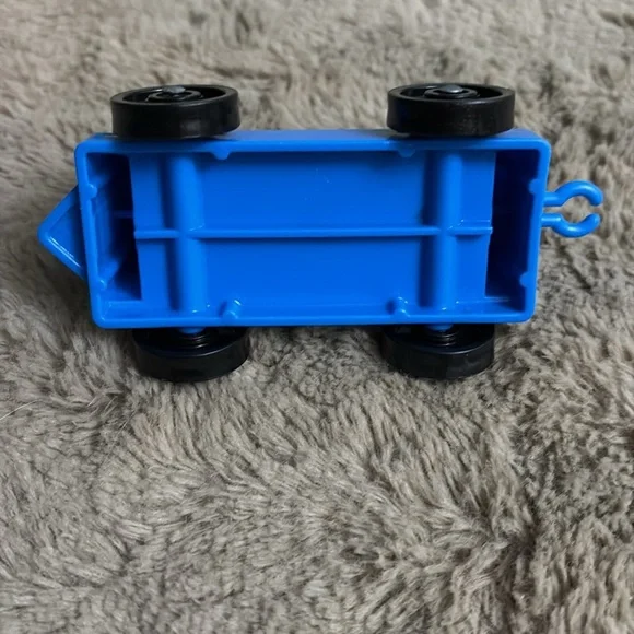 1970-1980 Fisher-Price Toy bundle (people, tractor, plane) - Picture 8 of 16